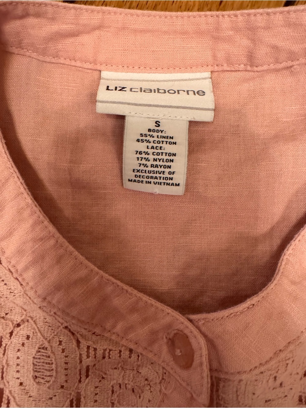 Liz Claiborne Light Pink Eyelet-Front Sleeveless Blouse - Picture 4 of 5